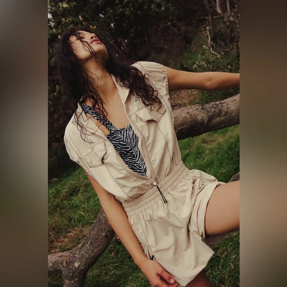 FREE PEOPLE “Grassroots Shortsie” Beige Zip-Up Romper Medium NWT